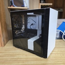 NZXT H210i Mini-ITX Cases with Lighting and F...