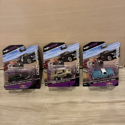 Maisto Design Outlaws Gold 1965 Pontiac GTO, Biscayne Wagon, Chevy