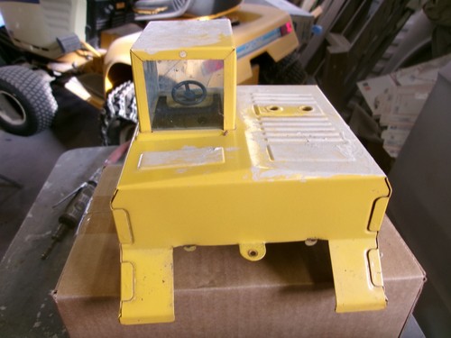 Nylint Dump Truck cab with grill and bumper parts - Picture 3 of 5