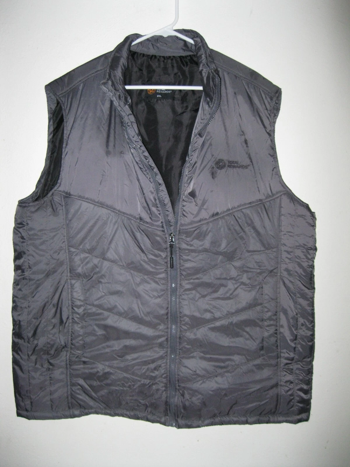 Total Rewards Size 2XL Gray Vest Jacket Hunting Fishing Puffer Outdoor Weather