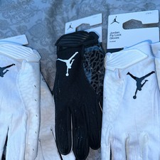 3-NWTS-2025- Nike Jordan Fly Lock -Jet Football Gloves 7.0 White/Black-Large
