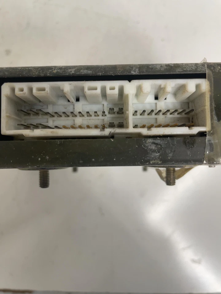 1993 Dodge CHRYSLER COLT Engine Cntrl Mod 1.8l Fed Emissions Md753587 - Image 4 of 4