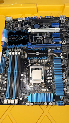 Intel i7-3770k CPU with ASUS P8Z77 - V Deluxe Motherboard mint condition