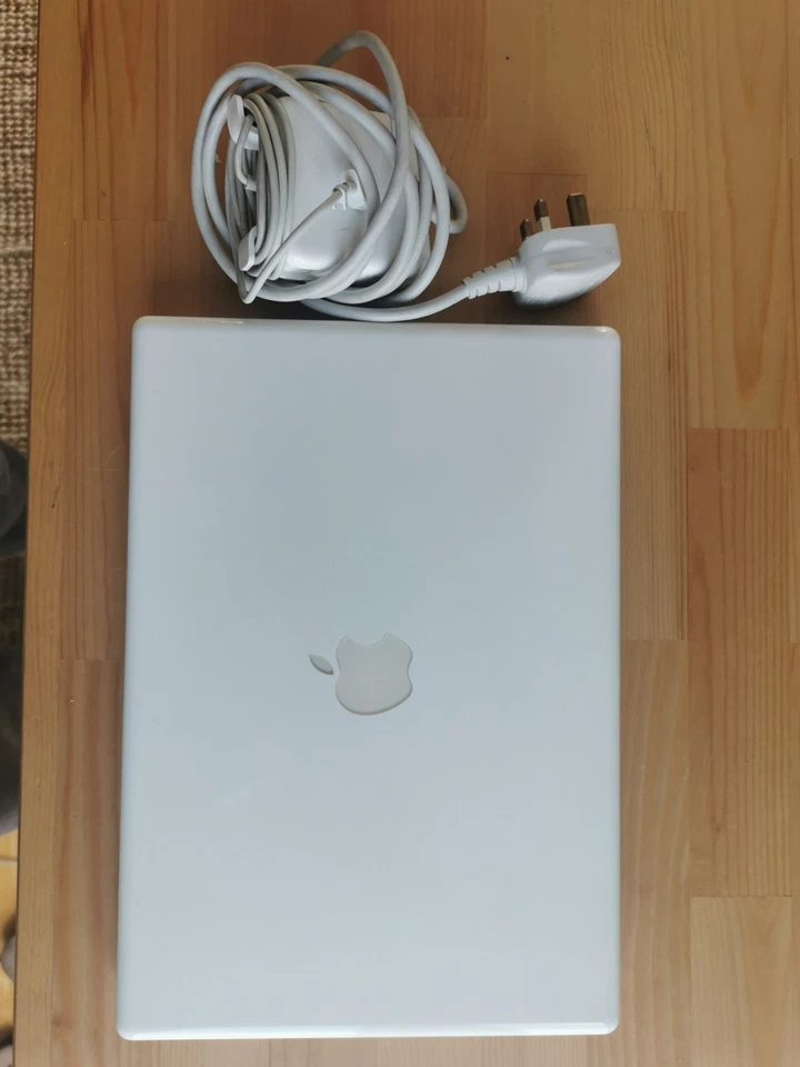 Macbook Pro Model A1281 - Image 4 of 4
