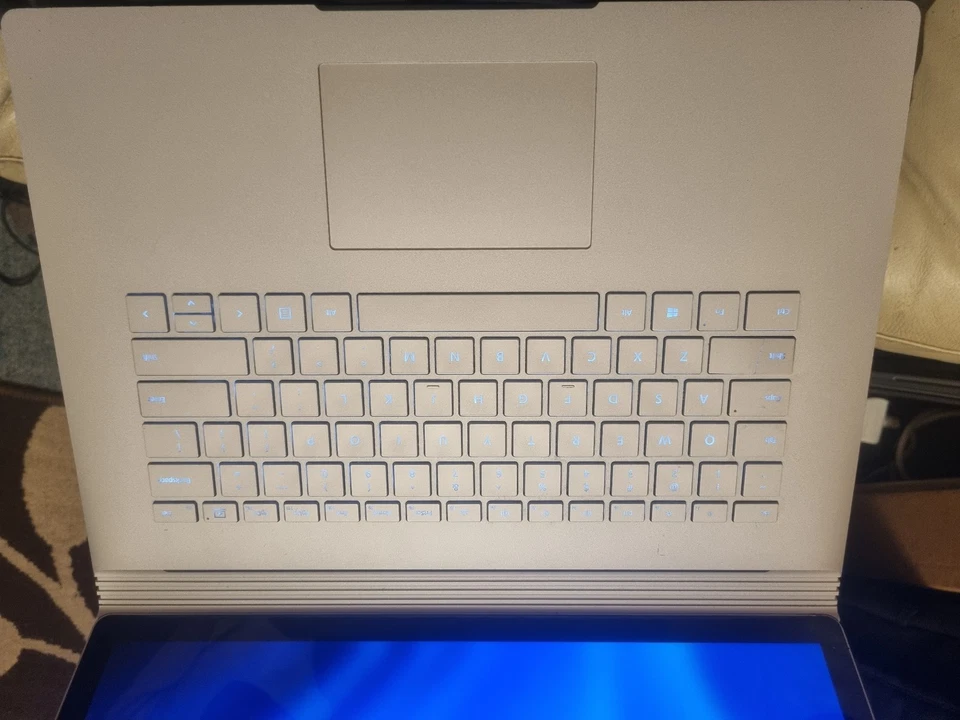 Microsoft Surface Book 2 Touch- Intel i7 16GB RAM / 1TB SSD 15" NVIDIA GTX 1060! - Image 4 of 4