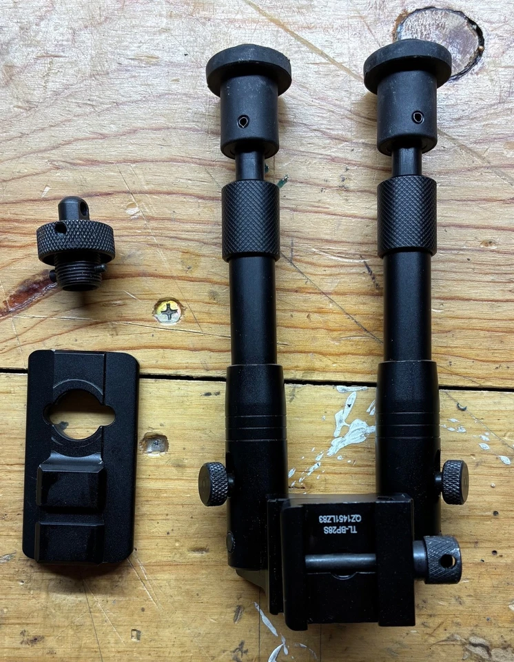 Bípode SWAT de tirador UTG, pies de goma 6,2" - 6,7" altura central negro - caja abierta Foto 2 de 2