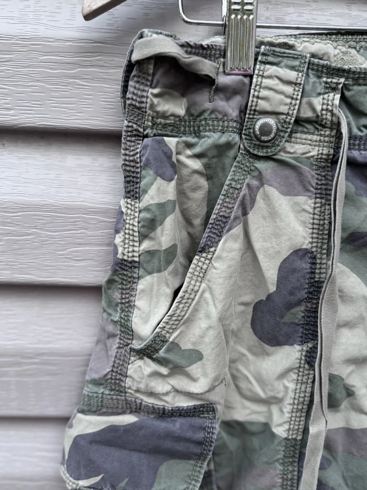VIntage Y2K Abercrombie & Fitch Cargo Shorts Women Medium Green Camo 31" Waist - Image 2 of 4