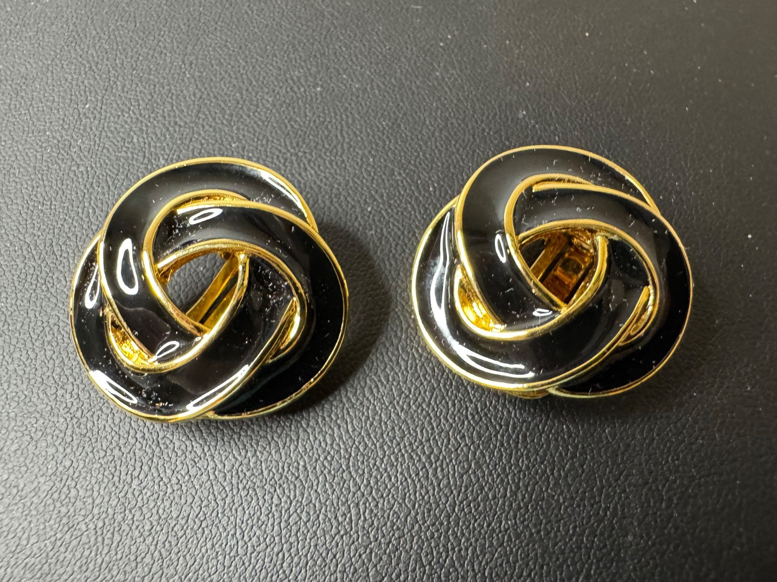 Vtg KJL Kenneth Jay Lane Black Enamel Love Knot C… - image 3