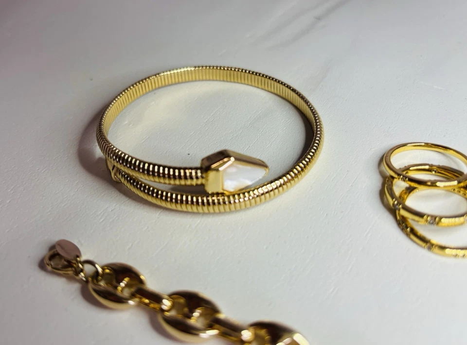 Lote Pila Pulsera Y Anillos Oro Anthropologie & Loft 4 Pulseras y 3 Anillos Foto 2 de 4