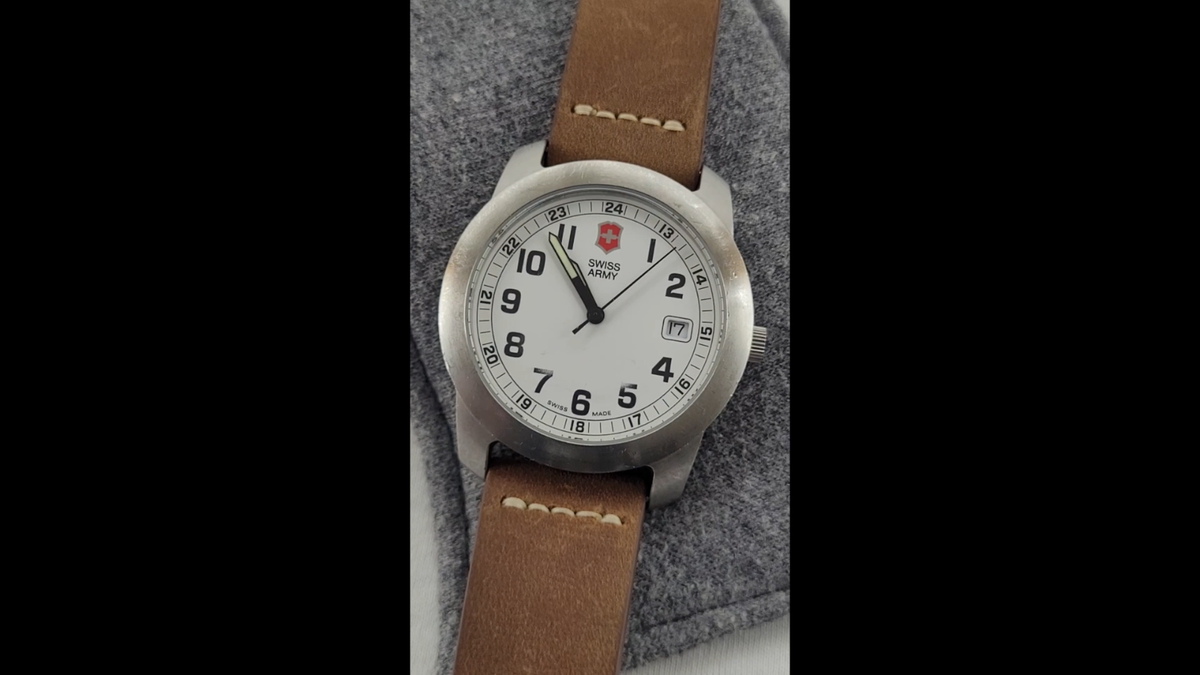 Victorinox Swiss Army Field Watch White Dial Swiss Made New
