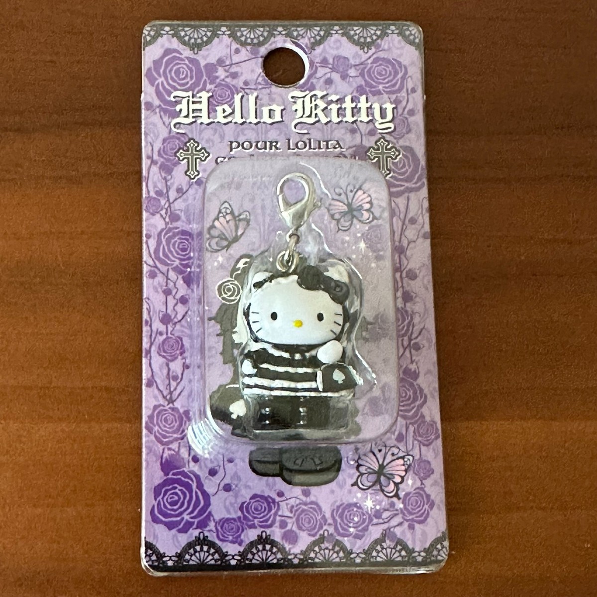 【ハローキティ】Pour Lolita Gothic Edition　根付け ハローキティ】Pour Lolita Gothic Edition 根付け - メルカリ
