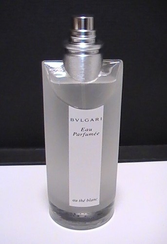 BVLGARI - Eau Parfumée - au thé blanc - Eau de Cologne Spray - 75 ml/2.5 fl. oz. - Picture 2 of 22