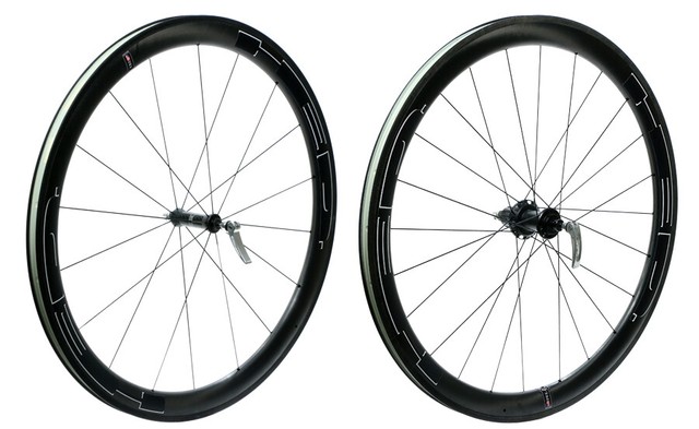 carbon alloy clincher wheelset