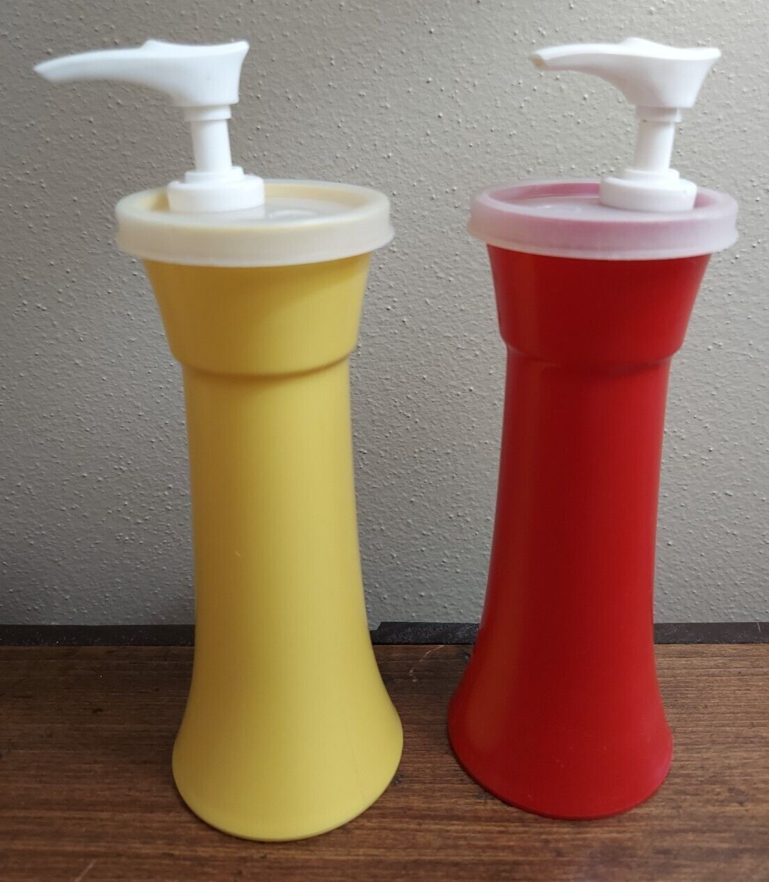 Vintage Tupperware Ketchup and Mustard Pump Containers 71810 and 7188 eBay