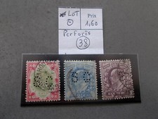 TIMBRE ROYAUME UNI.LOT.PERFORES..OBL.