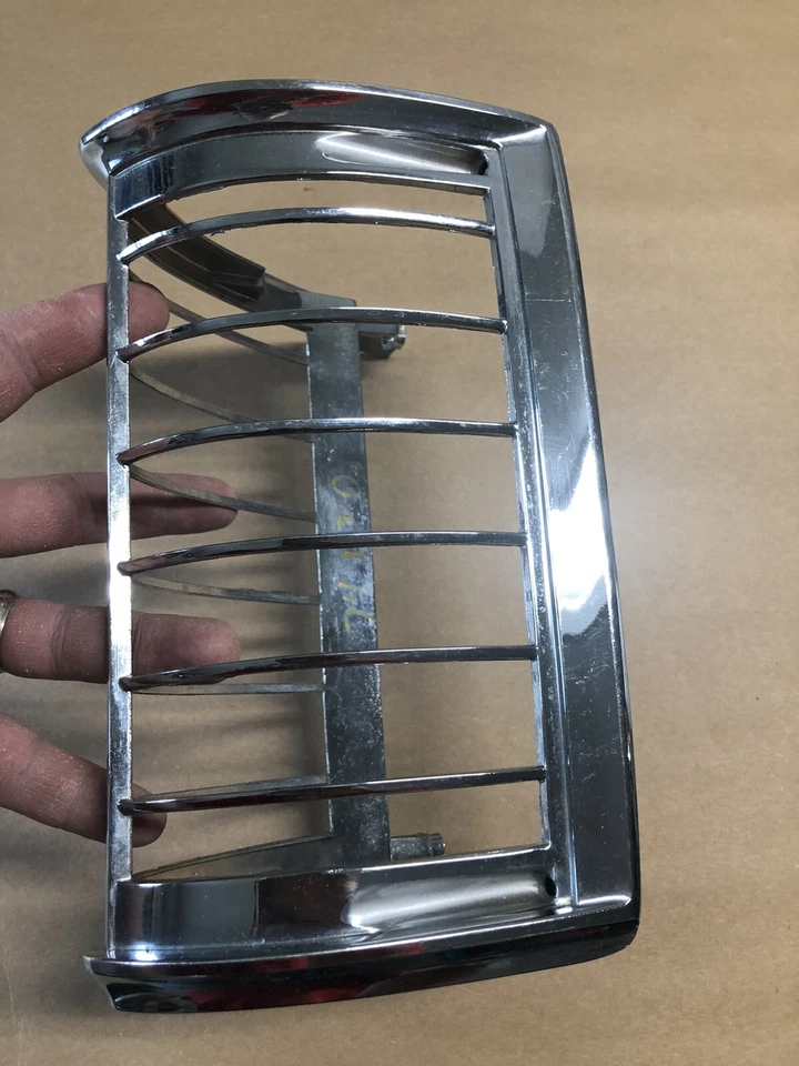 Nuevo de Lote Antiguo Ford LTD 1974 Delantero Derecho Cromo Señal de Giro Luz Borde Bisel Fomoco Foto 4 de 4