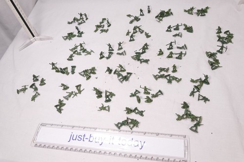 VINTAGE 125 US ARMY MARINES 1" tall GREEN PLASTIC TOY SOLDIERS - Picture 2 of 10