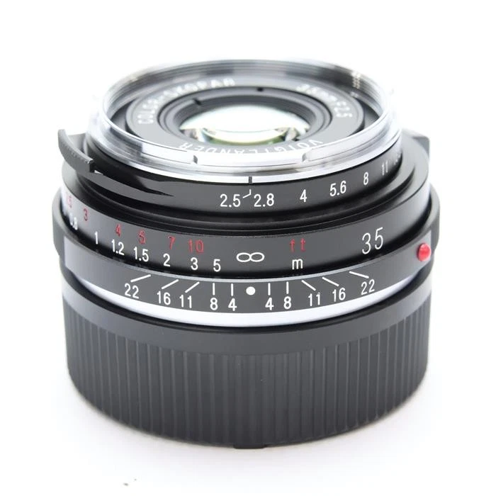 Voigtländer Camera Lenses 35mm Focal f/2.5 Maximum Aperture for