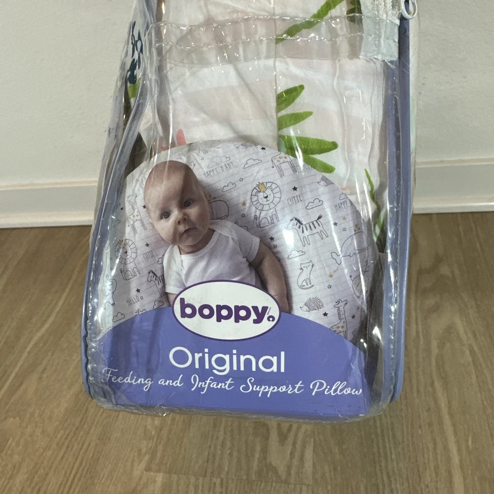 Almohada y posicionador de lactancia Boppy con cuaderno cubierta negra y dorada para animales de zoológico Foto 3 de 4