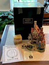 David Winter Quindene Manor Premier Edition 740/1500 Signed w/Winter Arch Signed