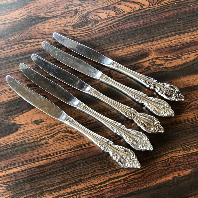brahms-stainless-oneida-community-betty-crocker-bonus-5-dinner-knives-9