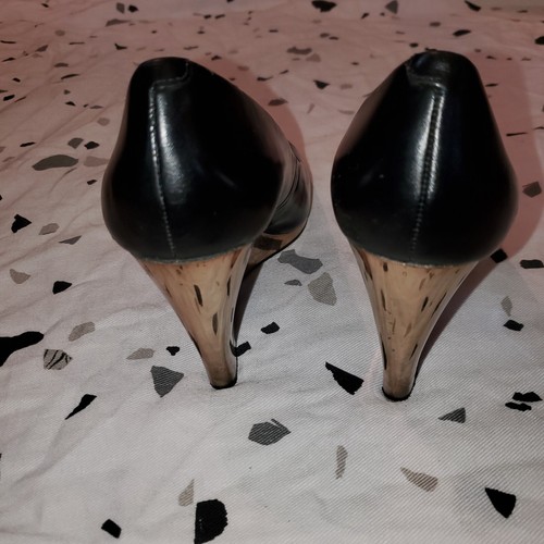 Vtg Nine West Black Leather Gold Wedge Heel Peep Toe Heels Sz 7m Flaw - Picture 11 of 18