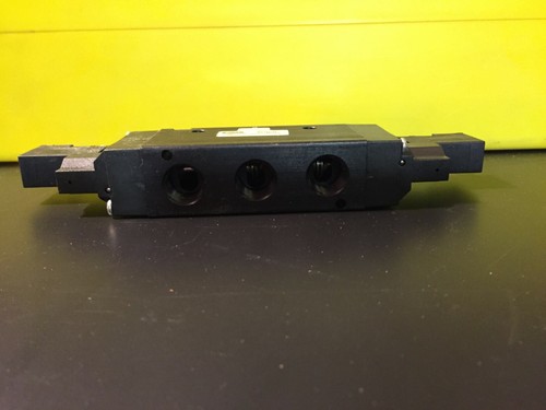 MACsolenoid Solenoid Valve model 93A-BBA-000-DM-DJBJ-1JM - Picture 4 of 5
