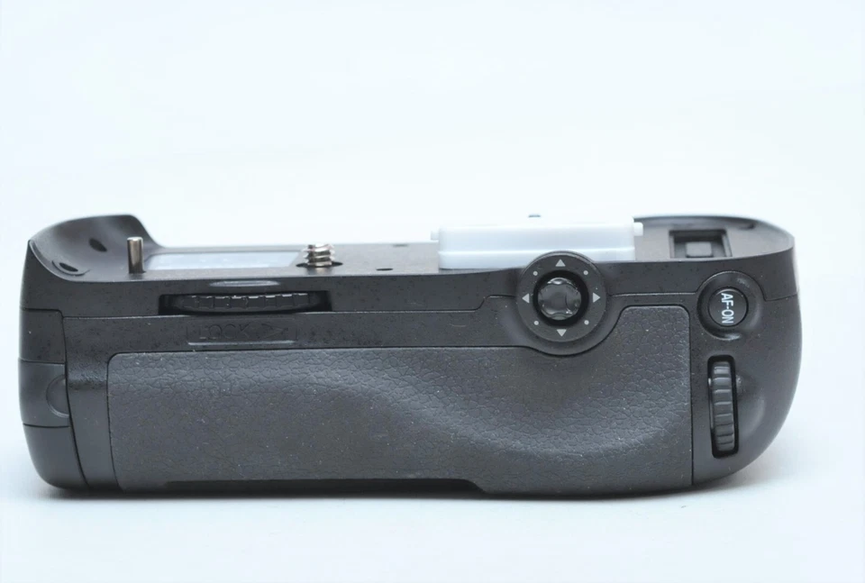 Paquete de agarre eléctrico de control múltiple Nikon genuino OEM MB-D12 para D810 D810A D800 Foto 2 de 3