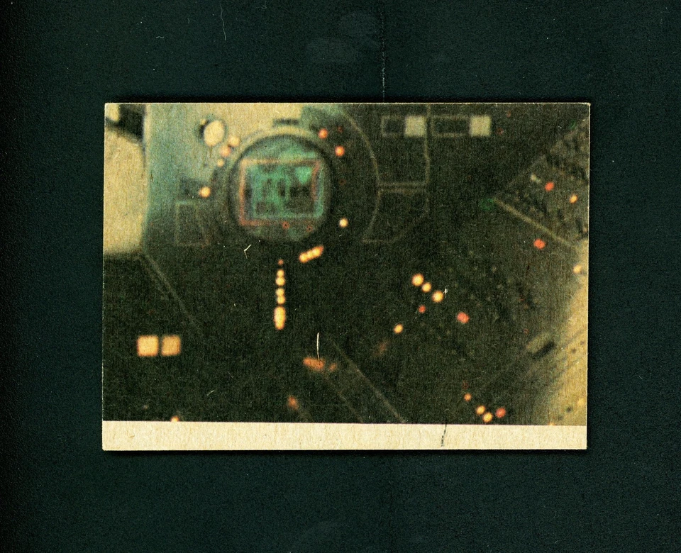 The little droid, Artoo-Detoo - 1977 Topps Star Wars #3 NM+ - Image 2 of 2