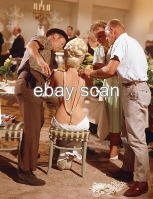 SHIRLEY MACLAINE BACKSIDE GETS DRESS FITTING CANDID 8X10 PHOTO 448 | eBay