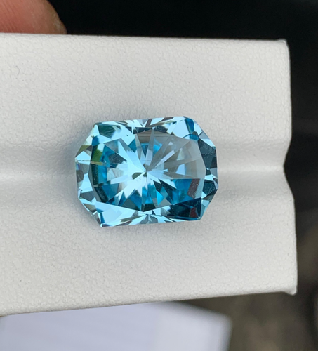 16mm Swiss Blue Topaz – 15.5ct Brilliant Octagon Cut Loose Gemstone from Brazil - Picture 3 of 11