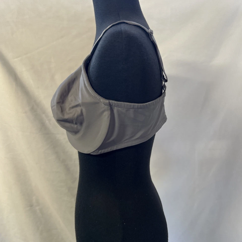 Olga Bra Size 40DLuxury Lift Underwire Style 35063 Lace Gray - Image 3 of 4