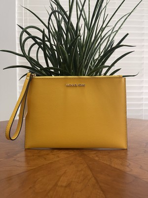 Michael Kors Jet Set Large   MK Clutch Wristlet Wallet/ Jasmine Yellow