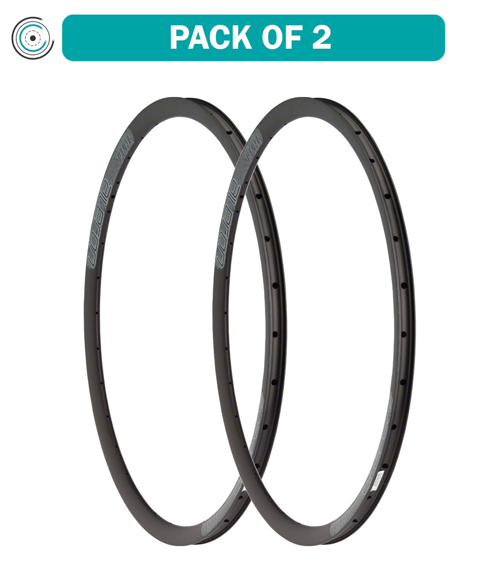 Комплект из 2-х скоростных элеронов с ободом 700c Disc Black 28h Clincher 20 мм внутренний