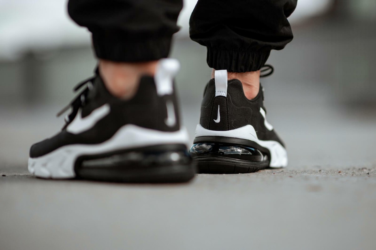 Nike Air Max 270 React ブラックスニーカー Men's Nike Air Max 270 React 