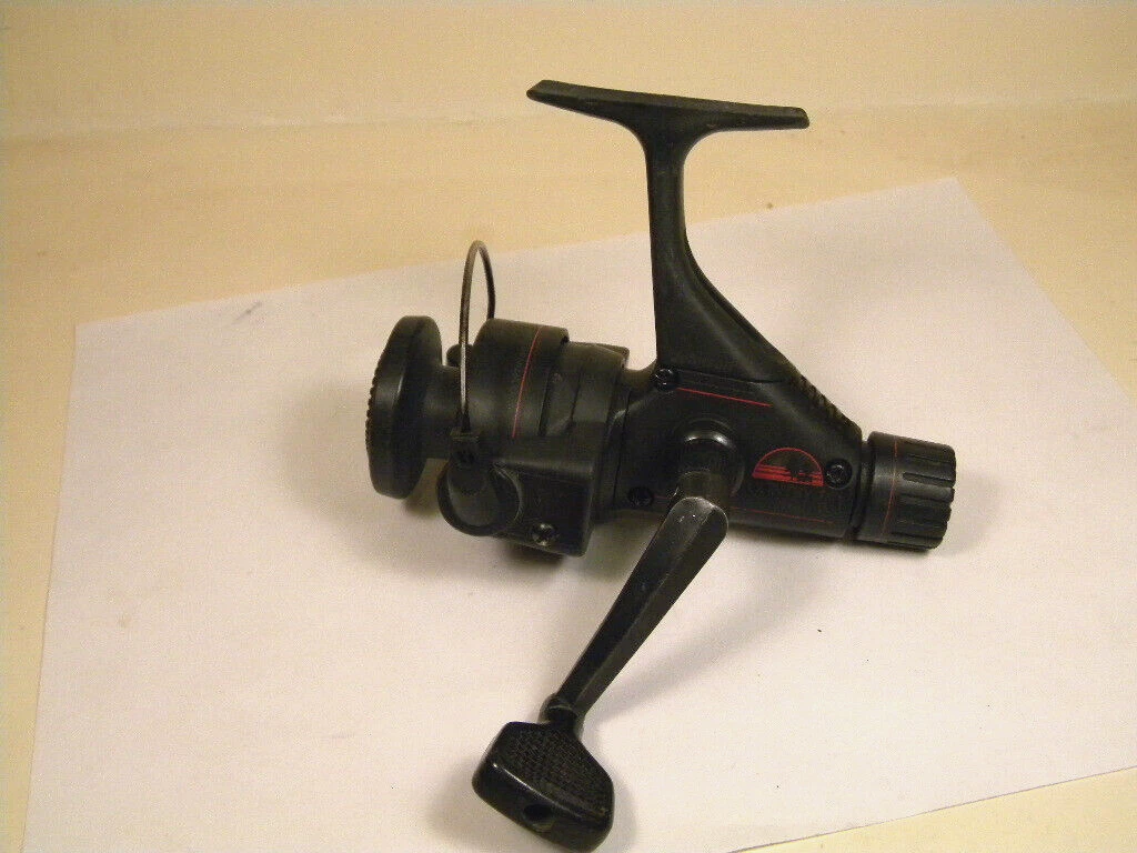 Vintage Spinning Reel-Johnson Country Mile 6-Graphite frame