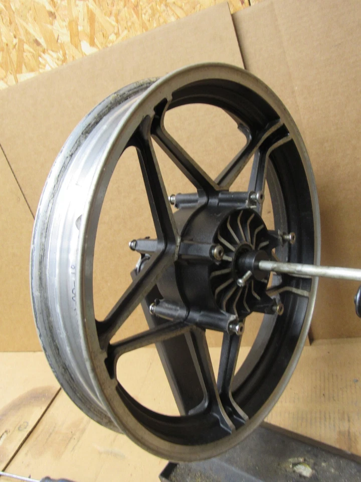 Honda Cb1000C 1983 rueda delantera 44650-MG1-305 Foto 4 de 4