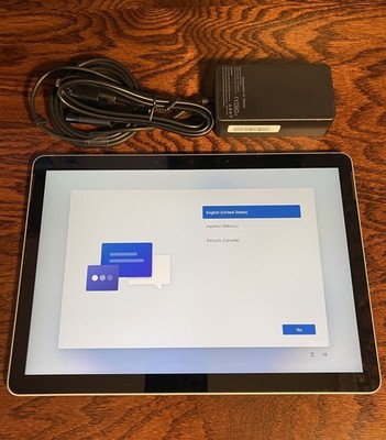 MS Surface Go 2 1926 4gb 64gb Windows tablet bundle with adapter Good condition