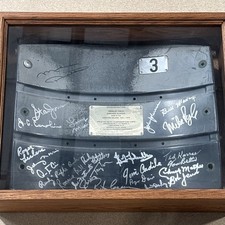 Wrigley Field Genuine Seat Back Signed 23 Signatures Mike Ditka ++ Vintage Bears