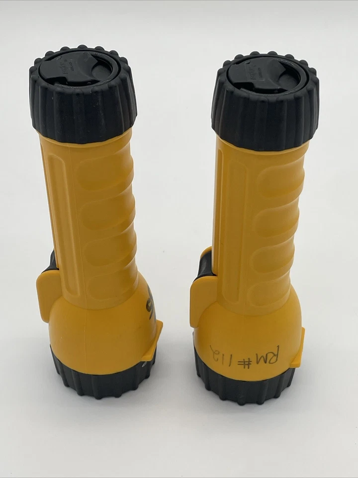 Lote de 2 lanternas industriais Rayovac amarelo bateria 2D - Imagem 2 de 4