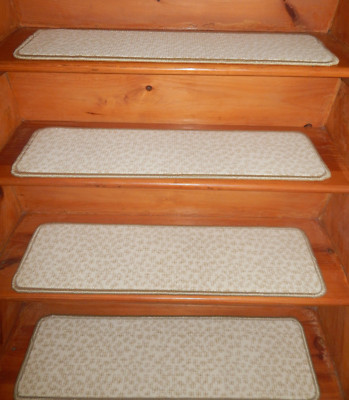 13 Step  9'' x 32'' + 1 Landing 29'' x 32''  Tufted carpet Wool  Stair Treads .