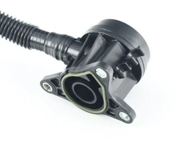 Mercedes-Benz GLA X156 Oil Filler Neck Vent Line A1330100470