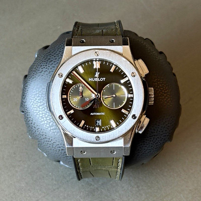 Hublot Classic Fusion Chronograph 42mm Titanium Green (2022) - Full Set