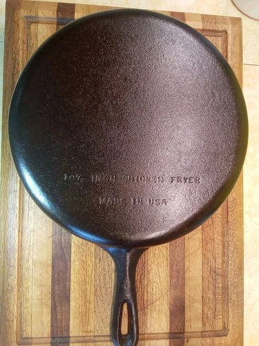 Wagner Ware Unmarked 10 1/2 Inch #8 Chicken Fryer