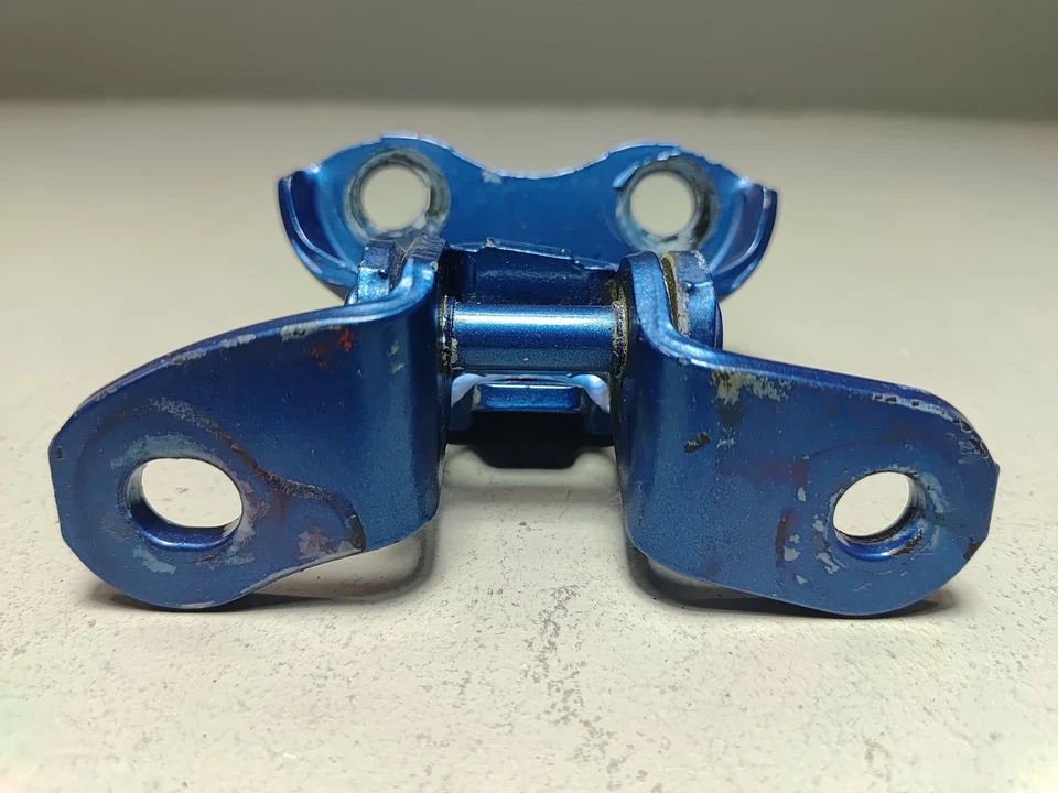 BISAGRA INFERIOR PUERTA DELANTERA DERECHA PASAJERO TOYOTA COROLLA 2009-2025 OEM Foto 3 de 4