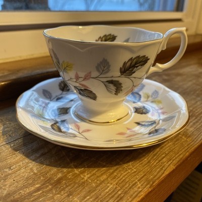 VTG Royal Albert Tea Cup & Saucer, Made In England Of Fine Bone China After 1966