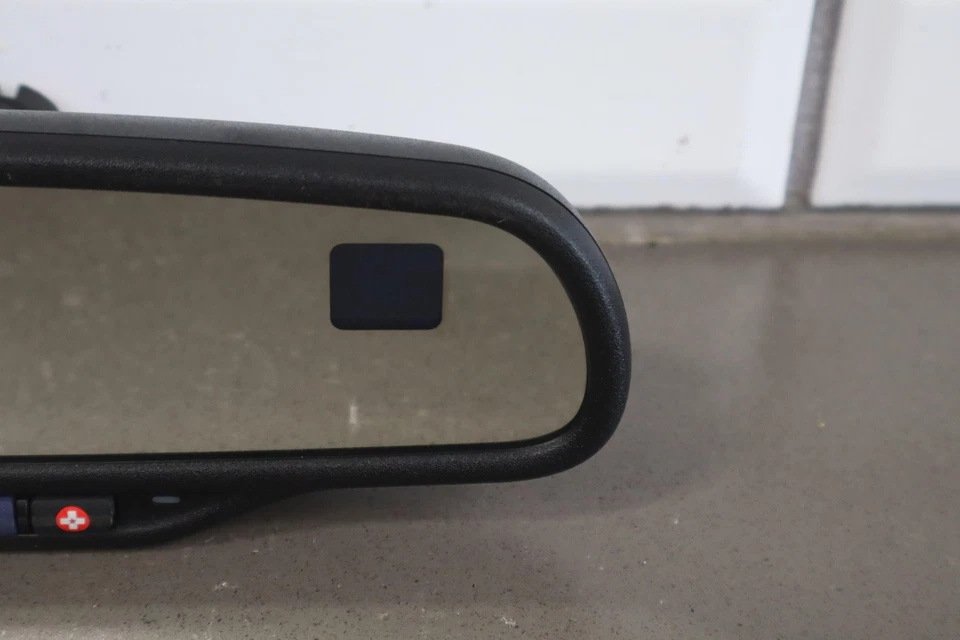 2002 GMC Sierra 2500HD OEM Interior Rear View Mirror Auto Dimming - Image 4 of 4