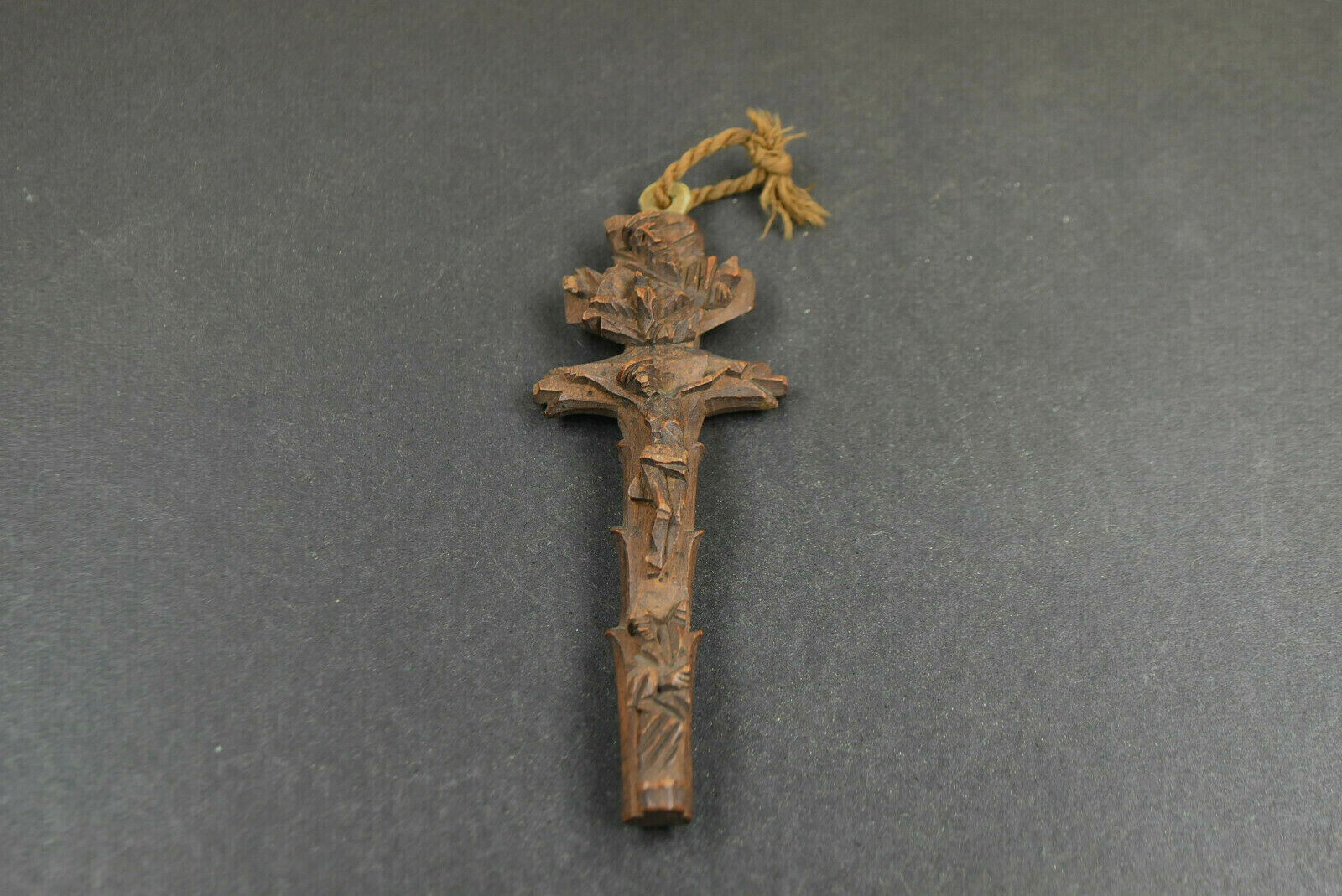 antikes kleines Holzkreuz zum Anhängen, Oberammergau um 1880