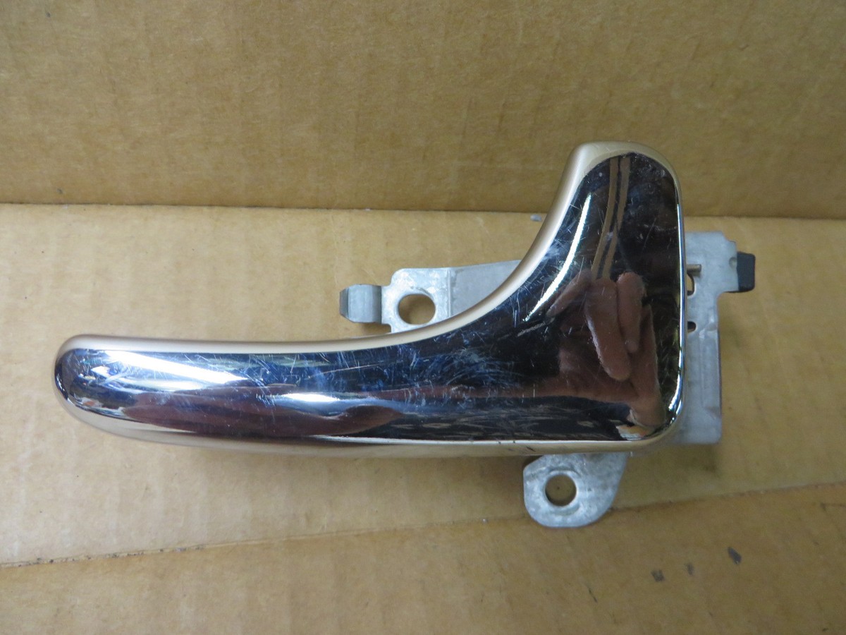 VOLVO V40 V 40 S40 S 40 00-04 DOOR HANDLE w/ CLIP PASSENGER CHROME