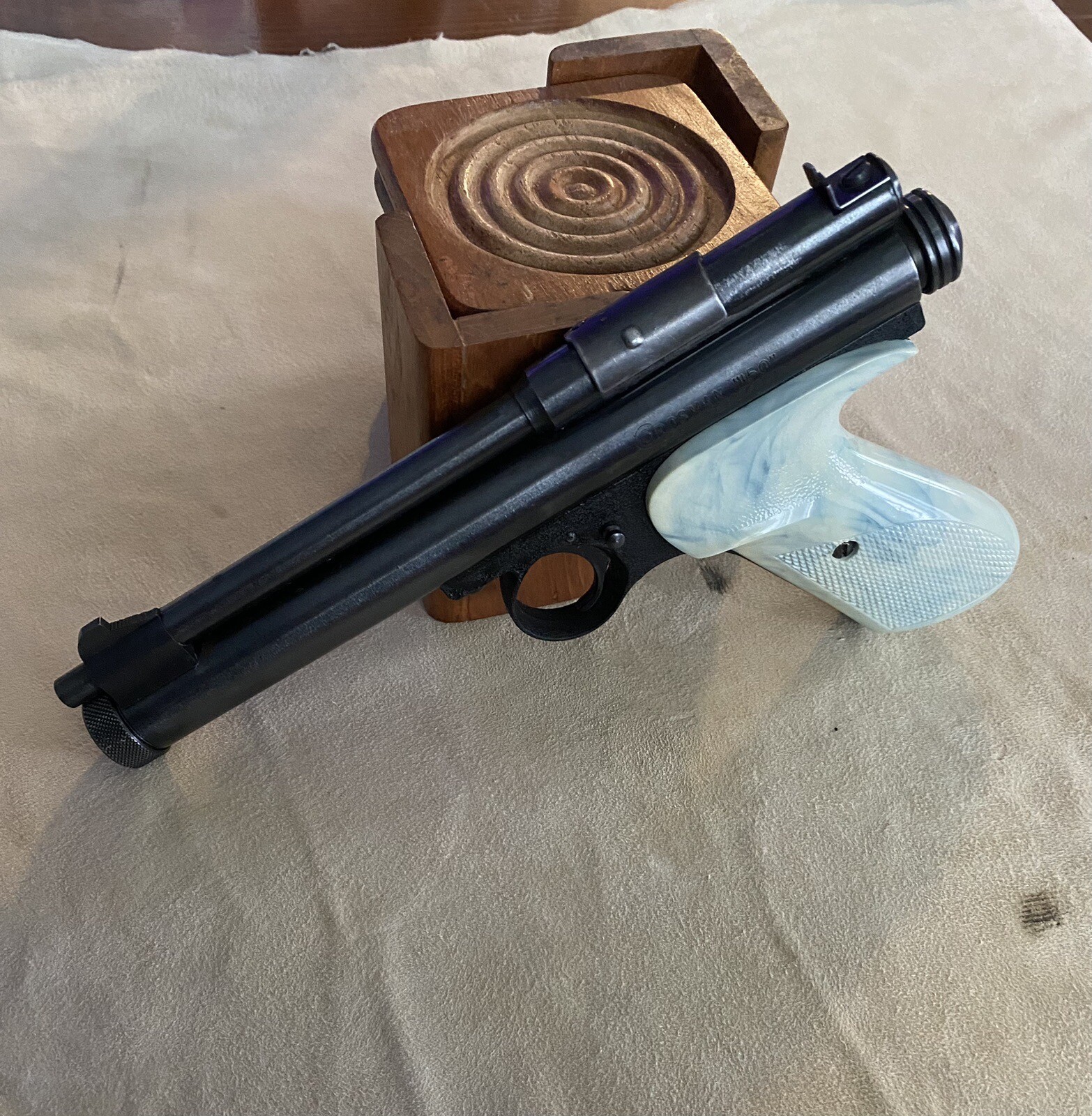 Crosman 150 .22 Cal Pistol Pellgun Pellet Co2 Air Pistol. Like Benjamin & Rocket Chelsea Legal